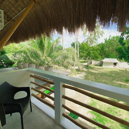 Avila'S Horizon Dive Resort Santander Exterior photo