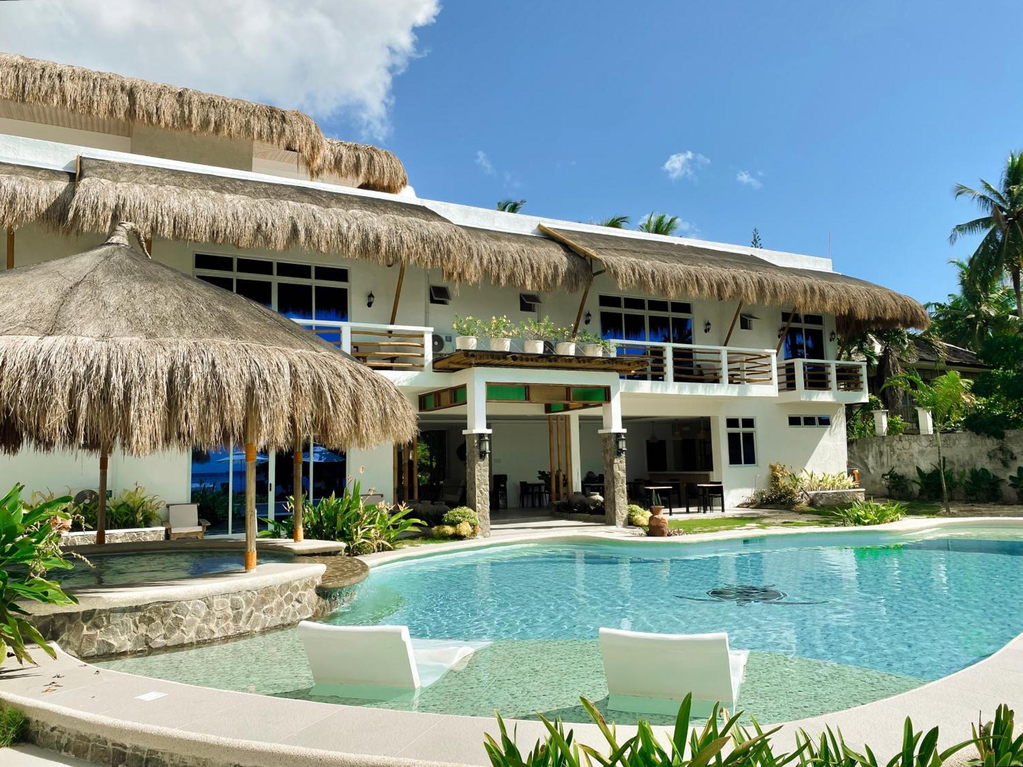 Avila'S Horizon Dive Resort Santander Exterior photo